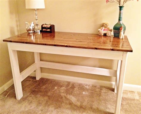 Give your home a mini makeover *without* committing to a huge renovation. Country Desk | Do It Yourself Home Projects from Ana White in 2019 | Diy computer desk, Diy desk ...
