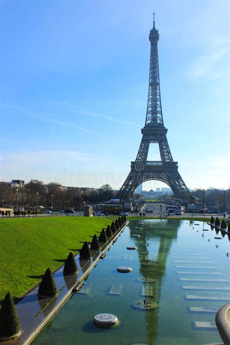Tour Eiffel Vu De La Fontaine De Trocadero Paris France Photo