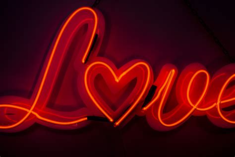 neon-red-love-kemp-london-bespoke-neon-signs-and-prop-hire