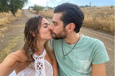 Share the single el mismo sol by young spanish vocalist alvaro soler was one of the biggest summer hits of 2015. Así han anunciado Álvaro Soler y Sofía Ellar que se casan ...
