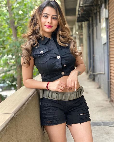 Pics హాట్ పోజులతో హీట్ పెంచుతున్న అంకితా దవే Ankita Dave Gorgeous