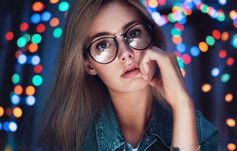 Girl Glasses Wallpapers Top Free Girl Glasses Backgrounds Wallpaperaccess