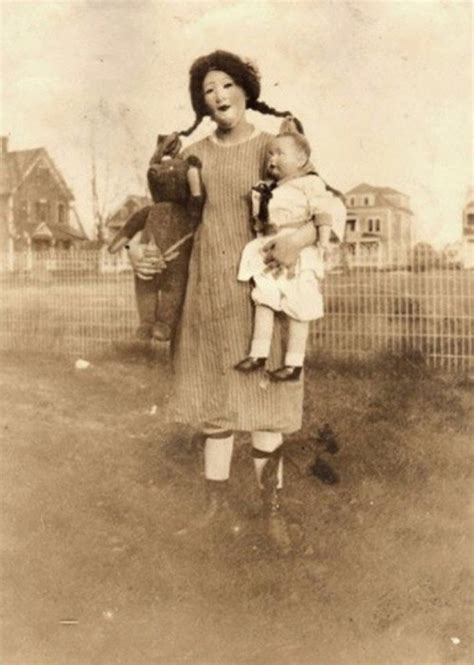 34 Really Creepy Vintage Photos That Will Give You Nightmares