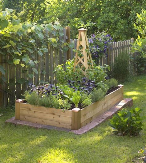 Cool 45 Small Vegetable Garden For Attractive Backyard Design Ideas