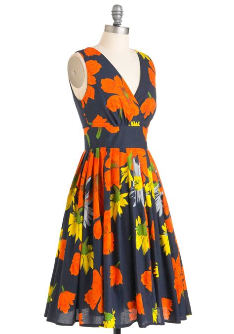 Glamour Power To You Dress In Garden Mod Retro Vintage Dresses