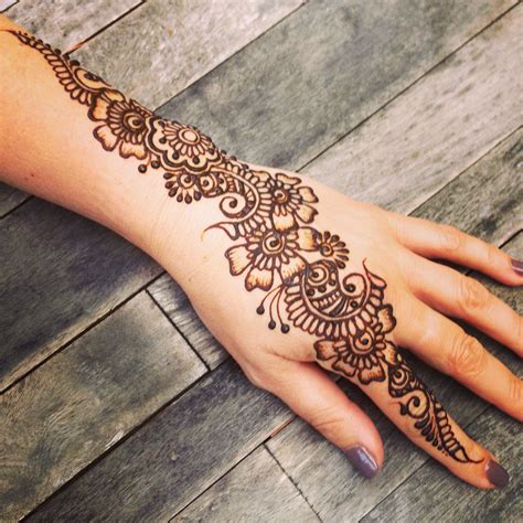 Blhenna Love It Mendhi Tattoo Henna Tattoos Henna Hand Tattoo