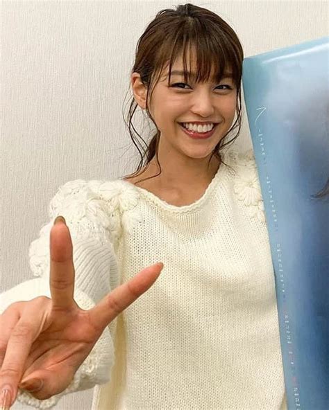 女子アナ集めさんのインスタグラム写真 女子アナ集めinstagram「岡副麻希 あまり黒くない麻希ちゃん 女子アナ セントフォース フリーアナウンサー キャスター 美女