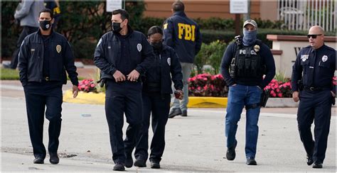 According to marshall, the shooting occurred around 6 a.m. Dos agentes del FBI murieron y tres resultaron heridos ...