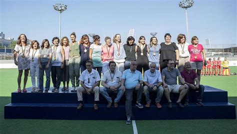 Check spelling or type a new query. Hockey hierba: Las 'chicas de oro', juntas 25 años después