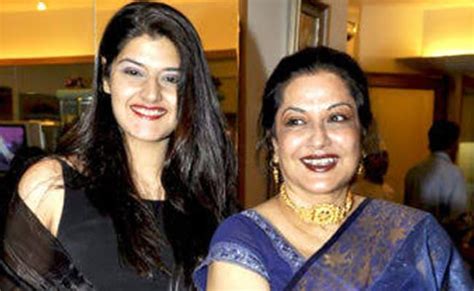 Moushumi Chatterjee Beautiful Daughter Megha Chatterjee Photos Goes Viral In Social Media Fans