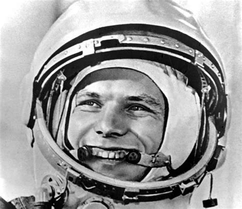 Ю́рий алексе́евич гага́рин, jurij aleksejevič gagarin russian pronunciation: Jurij Gagarin | Wszechświat Wiki | Fandom powered by Wikia