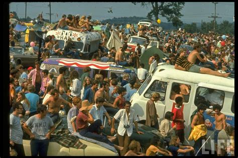 40 Rare And Incredible Color Photographs That Capture Scenes Of The Woodstock Music And Art Fair