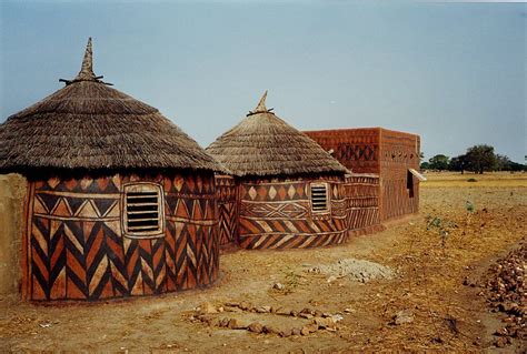 Hand Painted Houses Of Tiebele Burkina Faso Casa De Barro Casas En