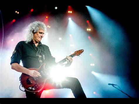 He is the lead guitarist of the rock band queen. Brian May, 70 anni nel mito dei Queen - MYmovies.it