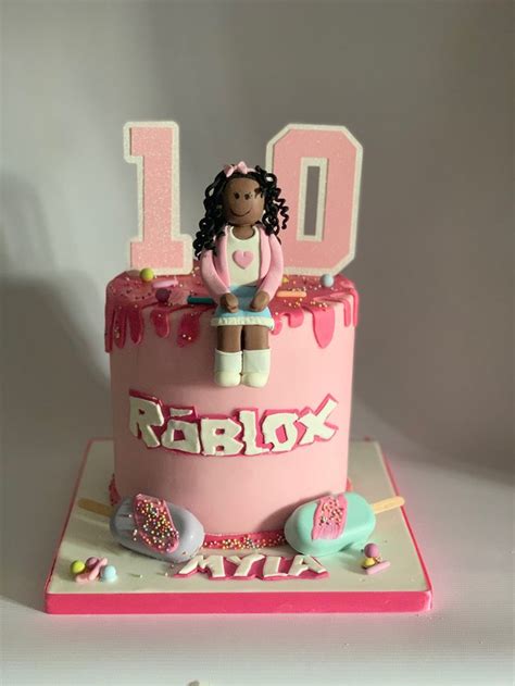 Roblox Cake For Girls In 2021 Roblox Birthday Cake Roblox Cake