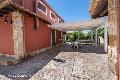 La sicilia offre panorami da mozzare il fiato, ma quello della spiaggia di san lorenzo è davvero unico al mondo: Enza Holiday San Lorenzo - Sicilia Vacanze Case Vacanze ...