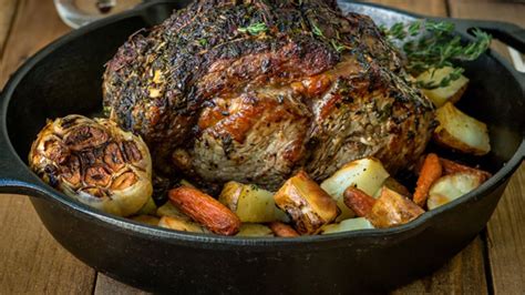 Here are three tasty sides we'd recommend serving. Boneless Prime Rib Roast with Herbs and Vegetables Recipe ...