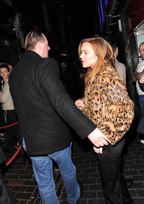 Secretly Engaged Lindsay Lohan Spotted Wearing A Huge Diamond Ring On