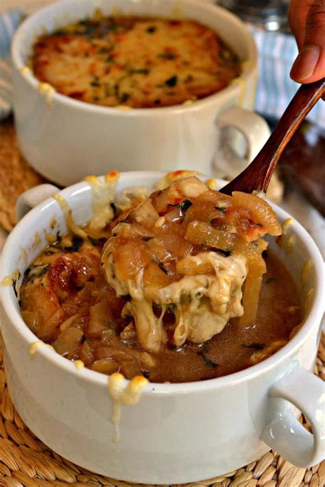 Classic French Onion Soup With Sweet Caramelized Onions
