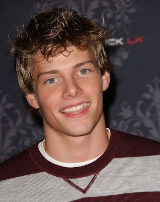 Male Celeb Fakes Best Of The Net Hunter Parrish Star Of TV Series