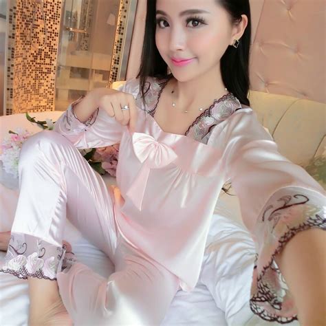 2017 New Spring Autumn Long Sleeve Silk Pajamas Female Lace Stitching Satin Sleepwear Women