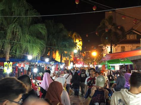 Bersiar2 mengelilingi bandar johor bahru melihat bangunan2. Night Market in Johor Bahru - All You Need To Know About ...
