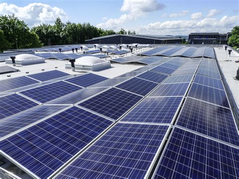 Pv Anlagen Auf Flachdächern So Wird Die Last Reduziert Photovoltaik