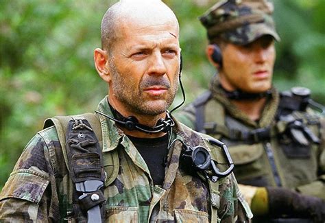 Vielä hetken Netflixissä: Bruce Willisin sotaelokuva - erikoisjoukot ...