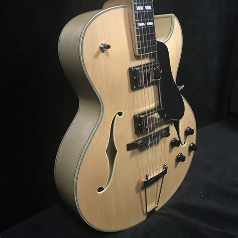 Eastman AR372CE Hollowbody Archtop Jazz Guitar L2000342 W Case