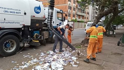 Muitos ‘santinhos Ainda São Vistos Pelas Ruas Prefeitura Começou Trabalho De Limpeza