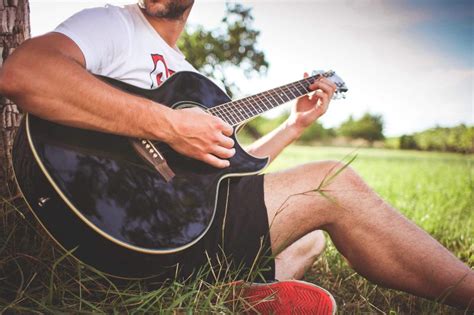 Top Tips When Buying Your First Guitar Moneydigestsg