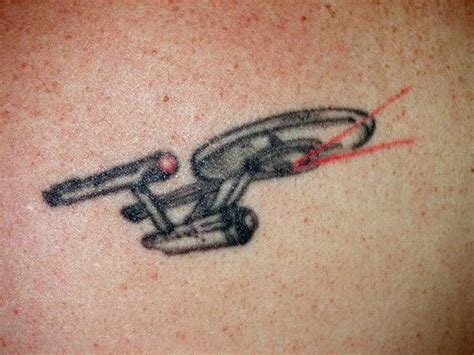A nova geração e discovery. star trek tattoo uss enterprise - Google Search | Star ...