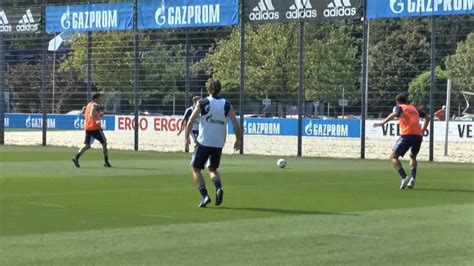 Der klub dementierte die berichte nun. FC Schalke 04 - Training 17.08.12 Full HD - YouTube