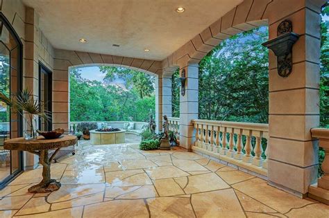 Stunning Waterfront Lake Conroe Mansion Highlights Houstons Most