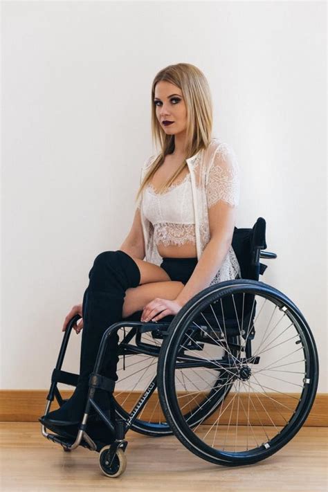 pin på wheelchair girls