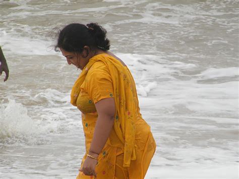 Glamarous Indian Aunties Real Life Hot Hd Latest Tamil Actress Telugu Actress Movies