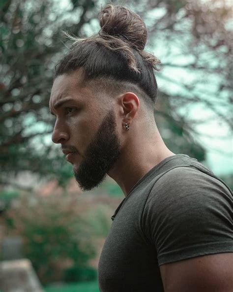 30 Coolest Undercut Hairstyles For Men In 2020 Мужские стрижки Прическа мужчины Прически парней