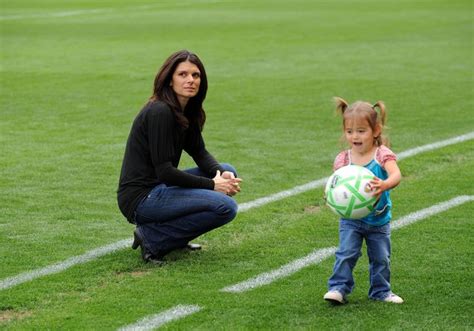 Mia Hamm And Daughter You Might Know Mia From Williamhenryshawhs Or Theprintshop