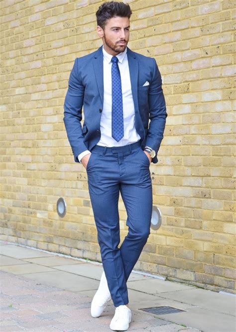 What Colors Go With Navy Blue Suit