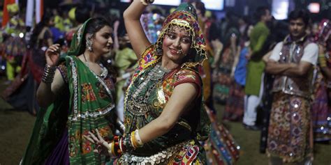 Reasons Why You Should Go To A Garba Raas Dance During The Hindu Holiday Of Navratri HuffPost