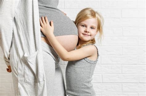 Tanda hamil anak perempuan juga bisa dilihat dari bentuk payudara ibu ketika hamil. Breakout dan Wajah Berminyak Jadi Tanda-tanda Hamil Anak ...