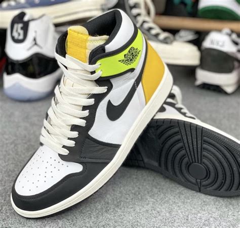 The volt gold offers a new take on the renowned black toe theme by implementing new materials and features that. Detailed Photos of the Air Jordan 1 High OG "Volt Gold ...