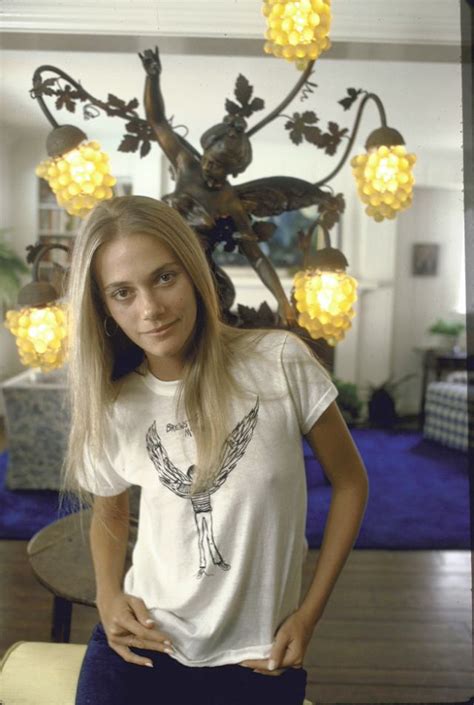 Beautiful Photos Of Peggy Lipton In The S And S Vintage Everyday