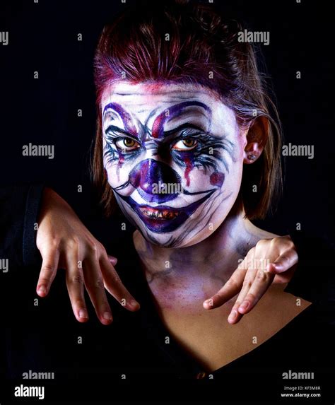 Fajarv Scary Girl Clown Face Paint