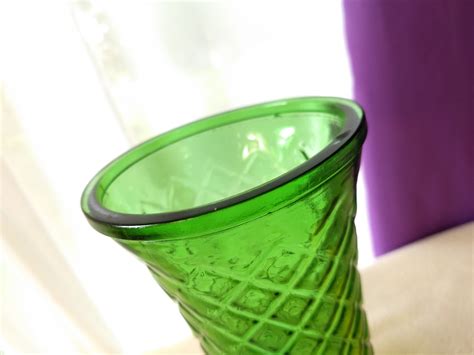 Hoosier Clear Emerald Green Glass Flower Vase 4086 Cris Cross Diamond Pattern Mid Century