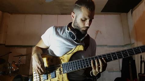 Bass Improvisation With Loop Youtube