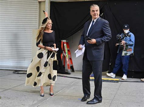 See Sarah Jessica Parker And Chris Noth Reunite On Set Of The Sex And The City Revival