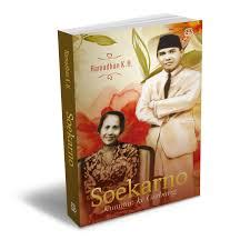 Karena peranan bu inggit yang mengantarkan presiden pertama republik indonesia pada gerbang kemerdekaan. Resensi Novel: Soekarno Kuantar Kau ke Gerbang - Cakrawala IDE