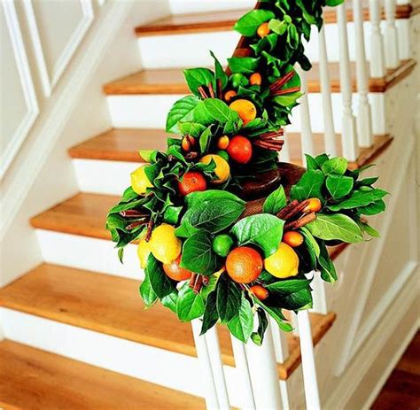 35 Amazing Christmas Staircase With Banister Ornaments Home Design