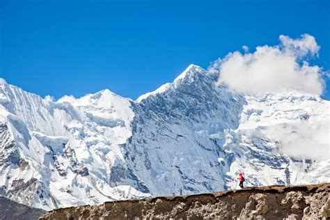 Hiking To The Everest Stock Photo Image Of Highest Everest 10609548